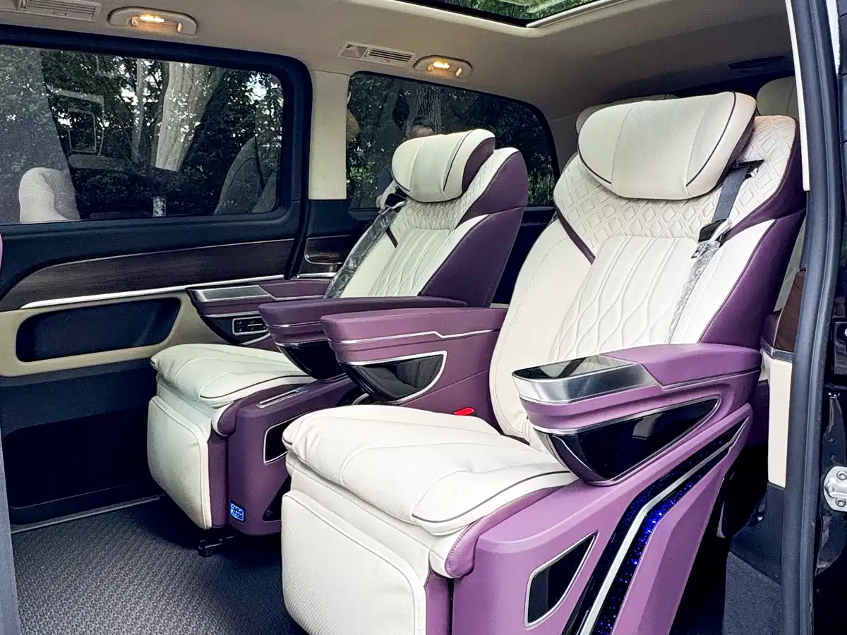 Mercedes-Benz V-Class 2022 V 260 Pilot Edition фото 12