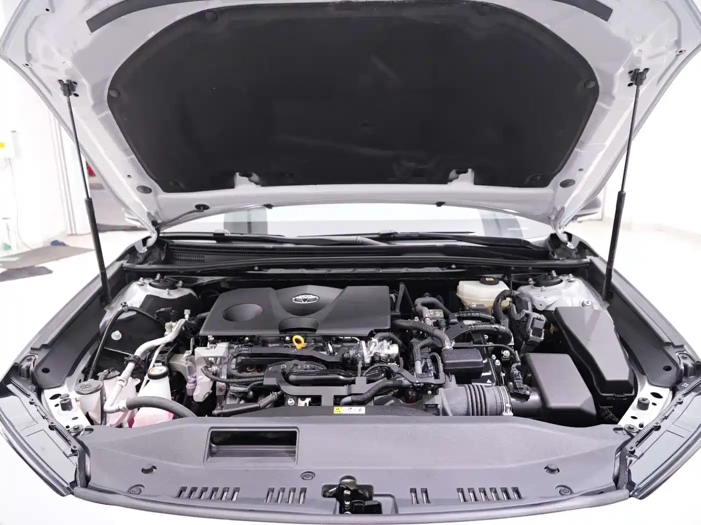 Toyota Camry 2024 Model Dual Hybrid 2.0HXS Sport Plus Edition фото 16