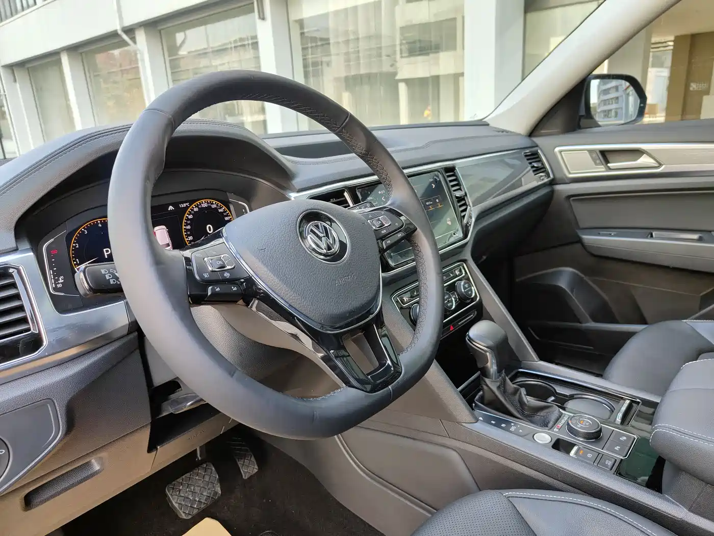 Volkswagen Teramont 2020 380TSI 4WD Luxury Edition China VI фото 15