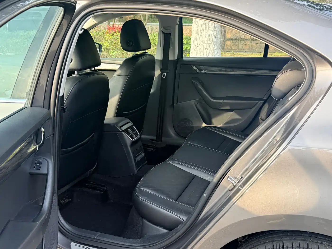 Škoda Octavia 2017 1.6L Manual Smart Edition фото 17