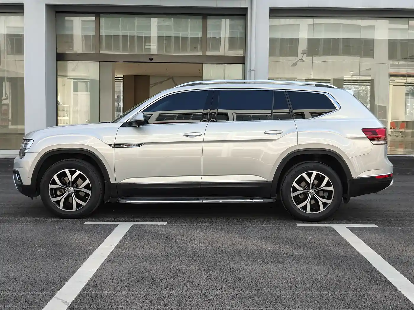 Volkswagen Teramont 2020 380TSI 4WD Luxury Edition China VI фото 4