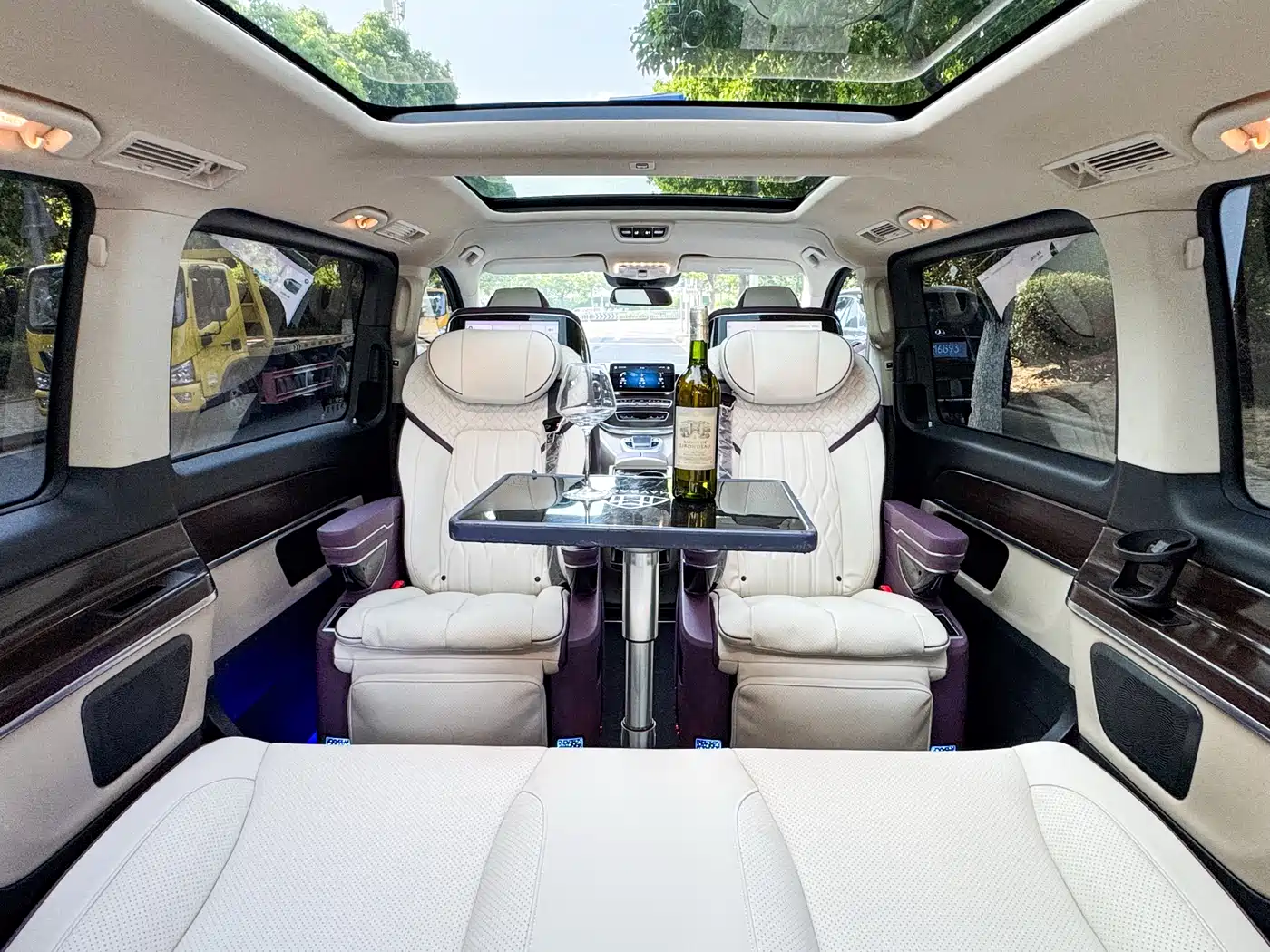 Mercedes-Benz V-Class 2022 V 260 Pilot Edition фото 35