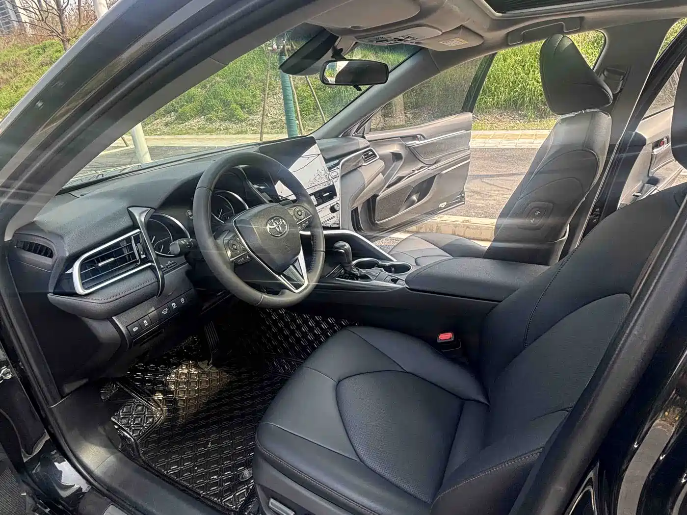 Toyota Camry 2023 2.0G Luxury Edition фото 8