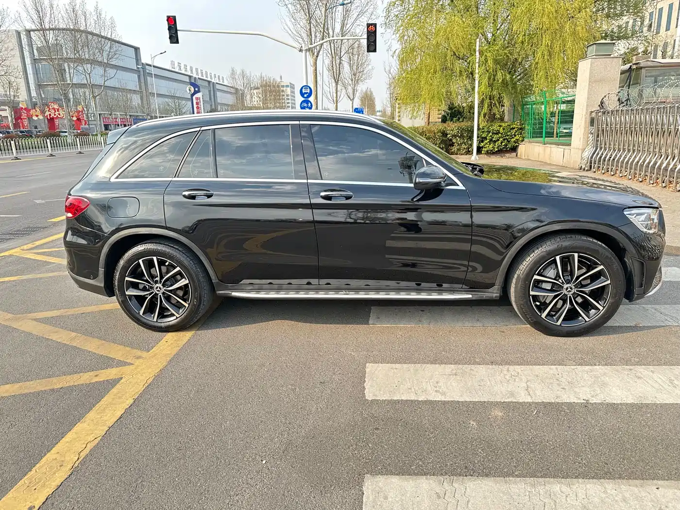 MERCEDES-BENZ GLC