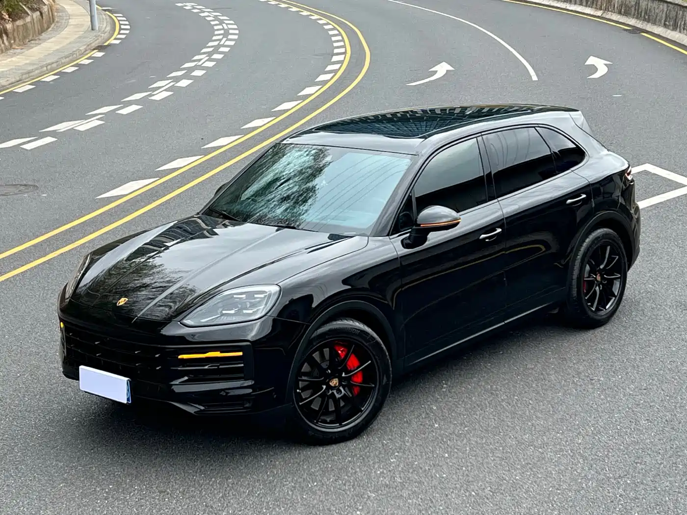 PORSCHE CAYENNE 2025