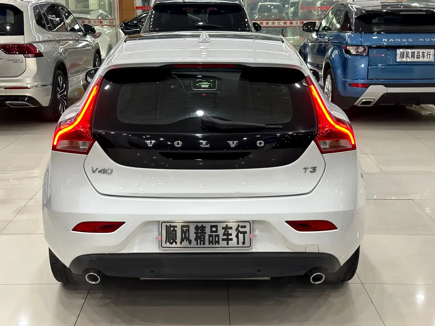 Фото 4 - Volvo V40