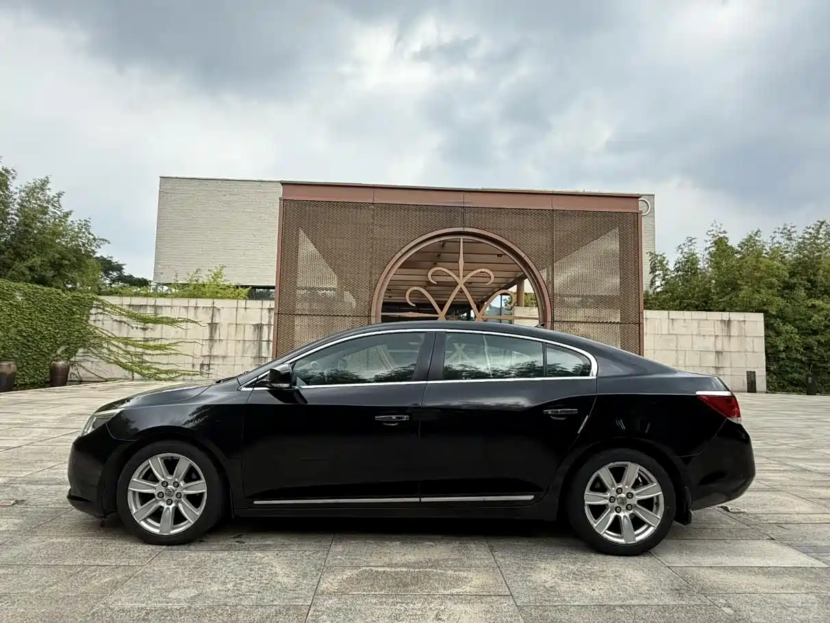 Фото 11 - Buick LaCrosse