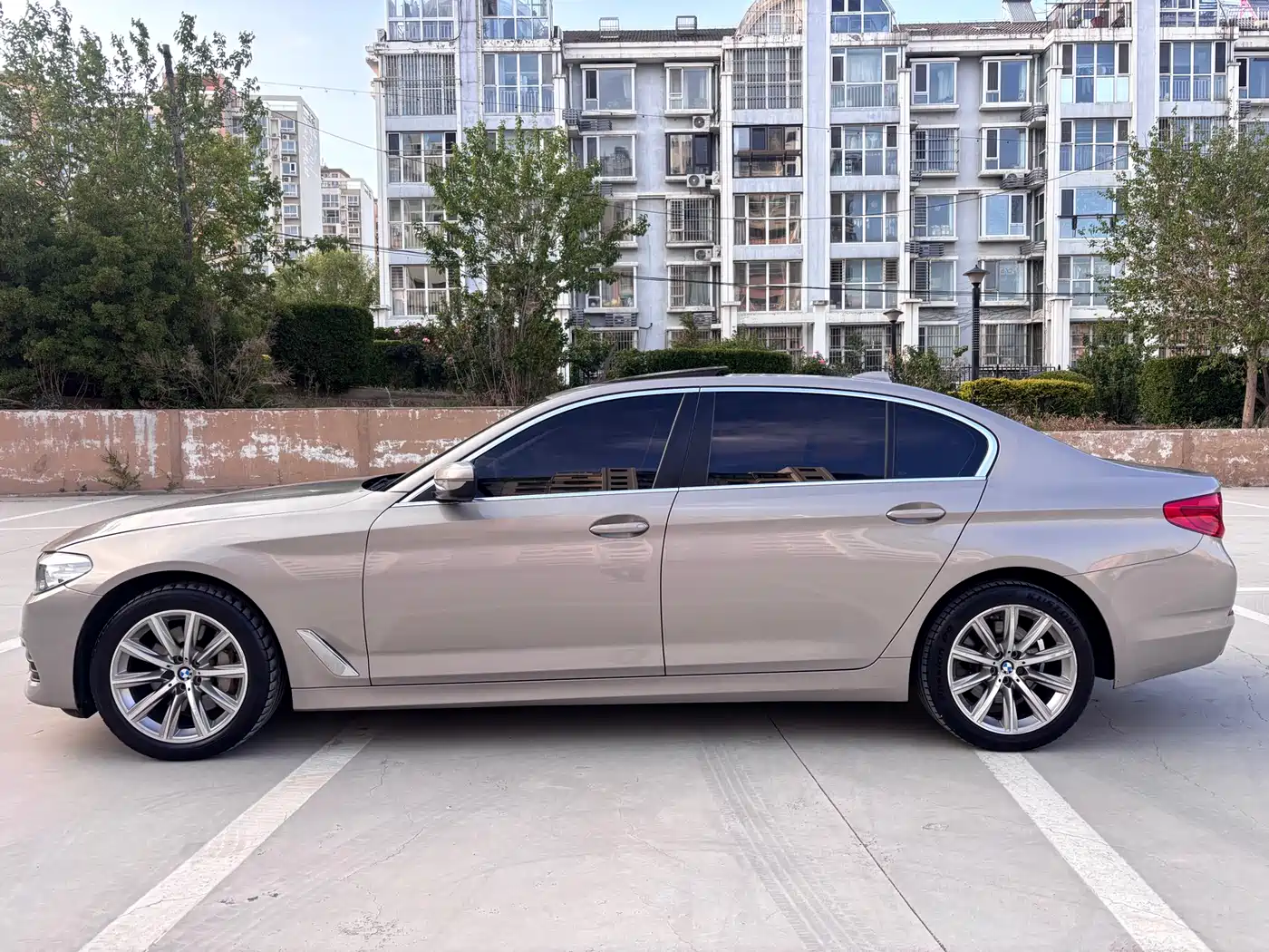 BMW 5 Series 2018 528Li Launch Special Edition фото 8