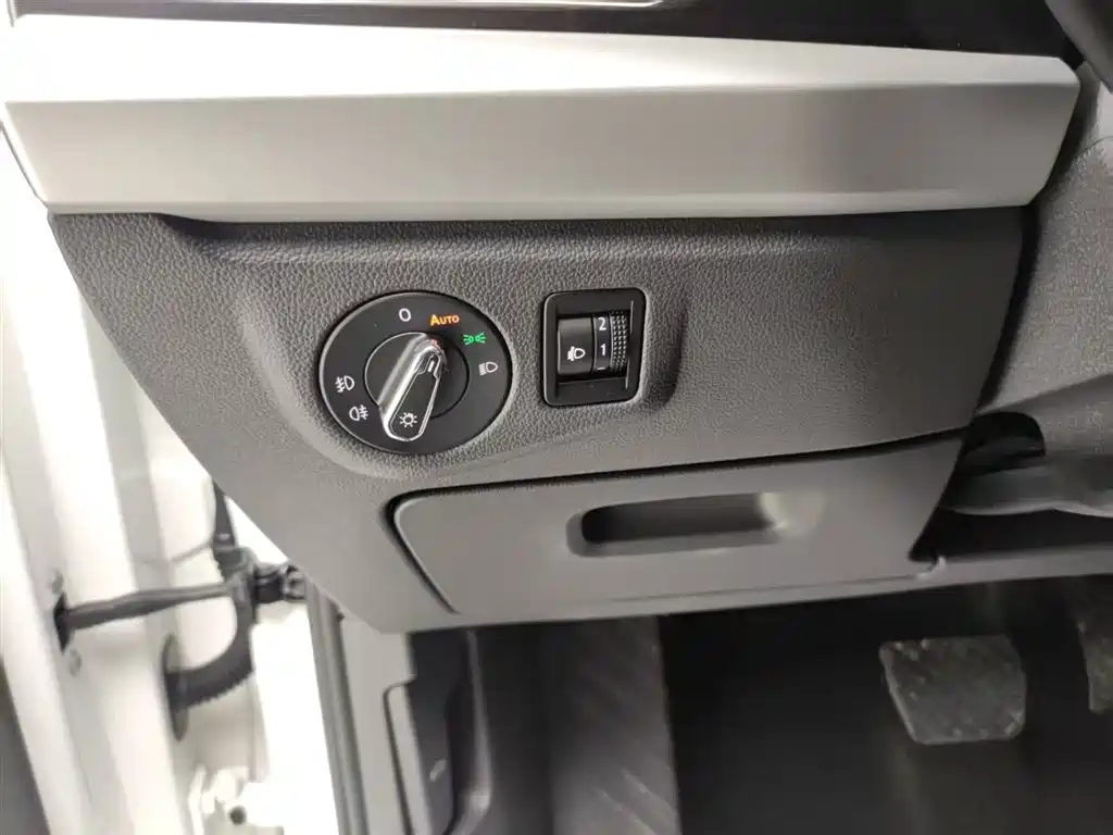 Volkswagen Lavida 2019 280TSI DSG Luxury Edition China VI фото 24