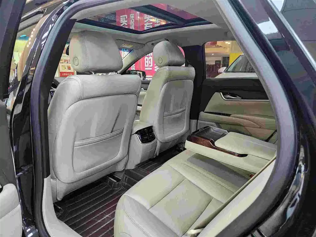 Photo 5 - Cadillac XTS