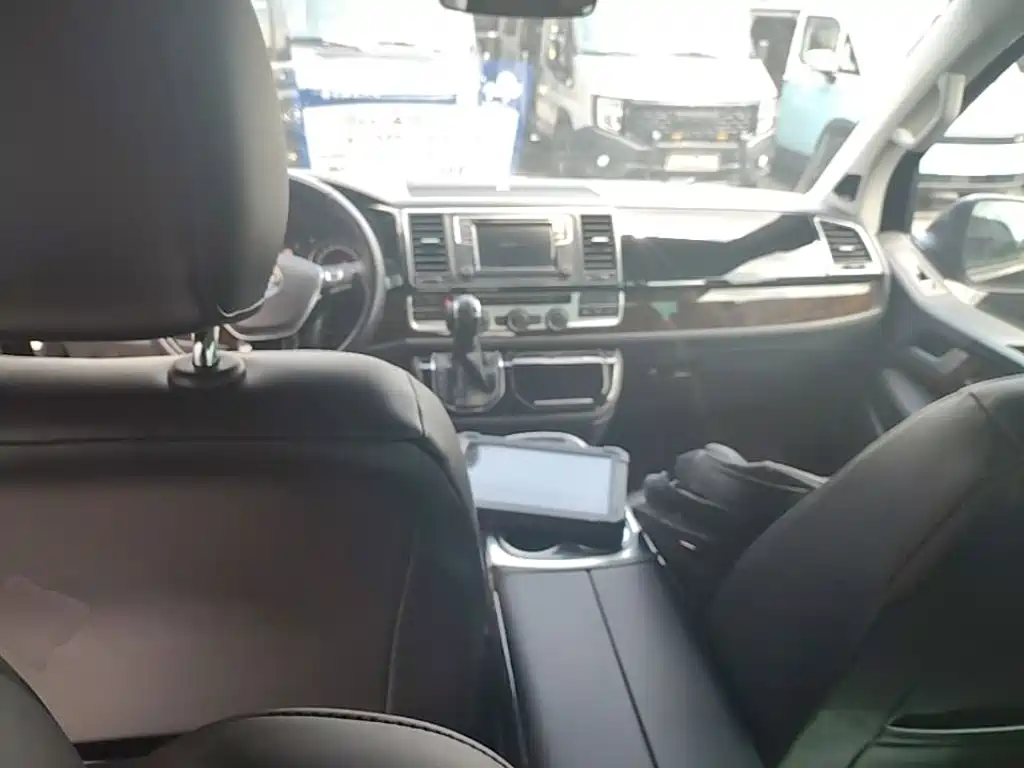 Volkswagen Multivan 2018 2018 2.0TSI 4WD Premium Edition 7-Seater
