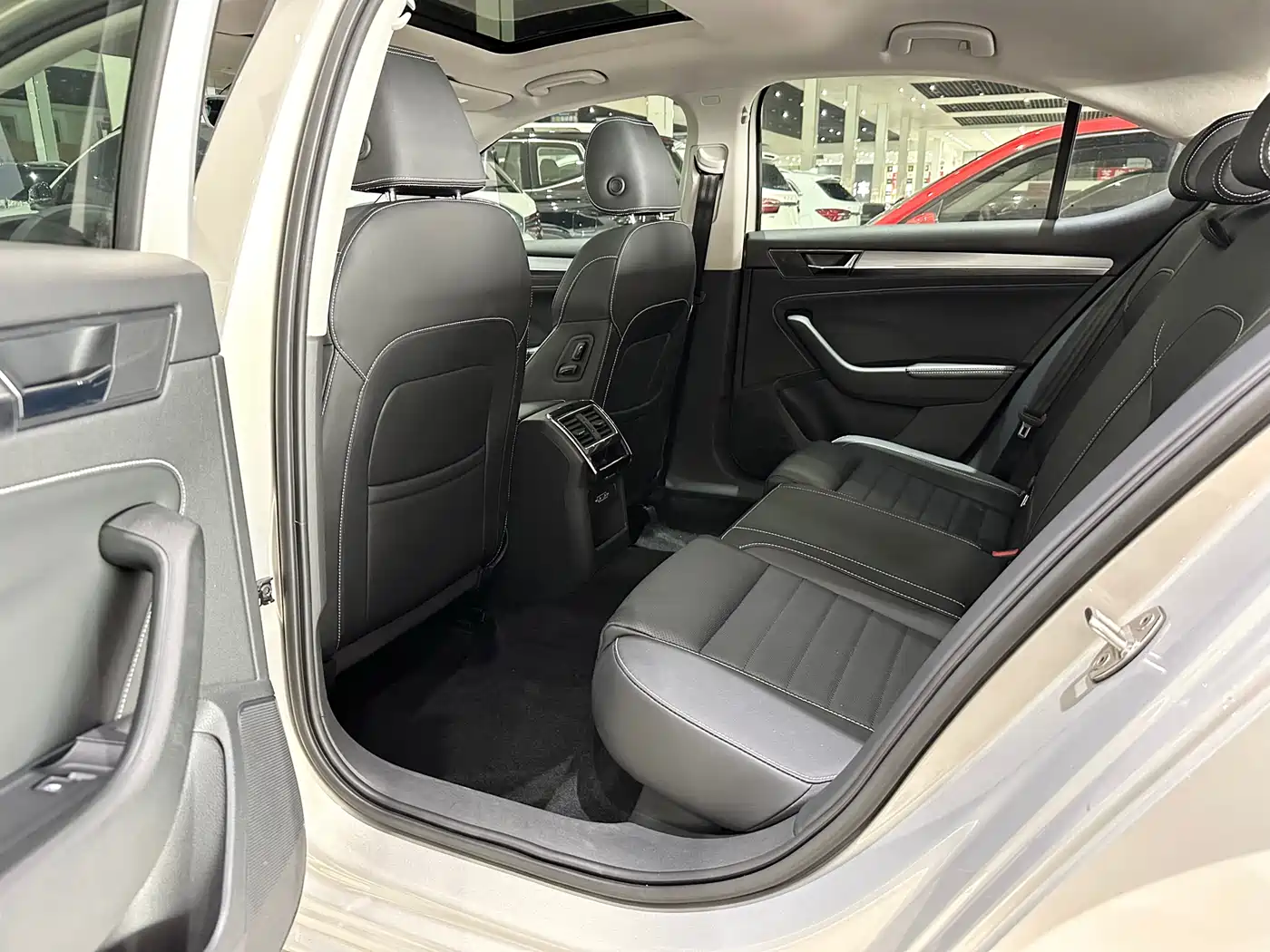 Škoda Superb 2019 TSI330 DSG Comfort Edition фото 6