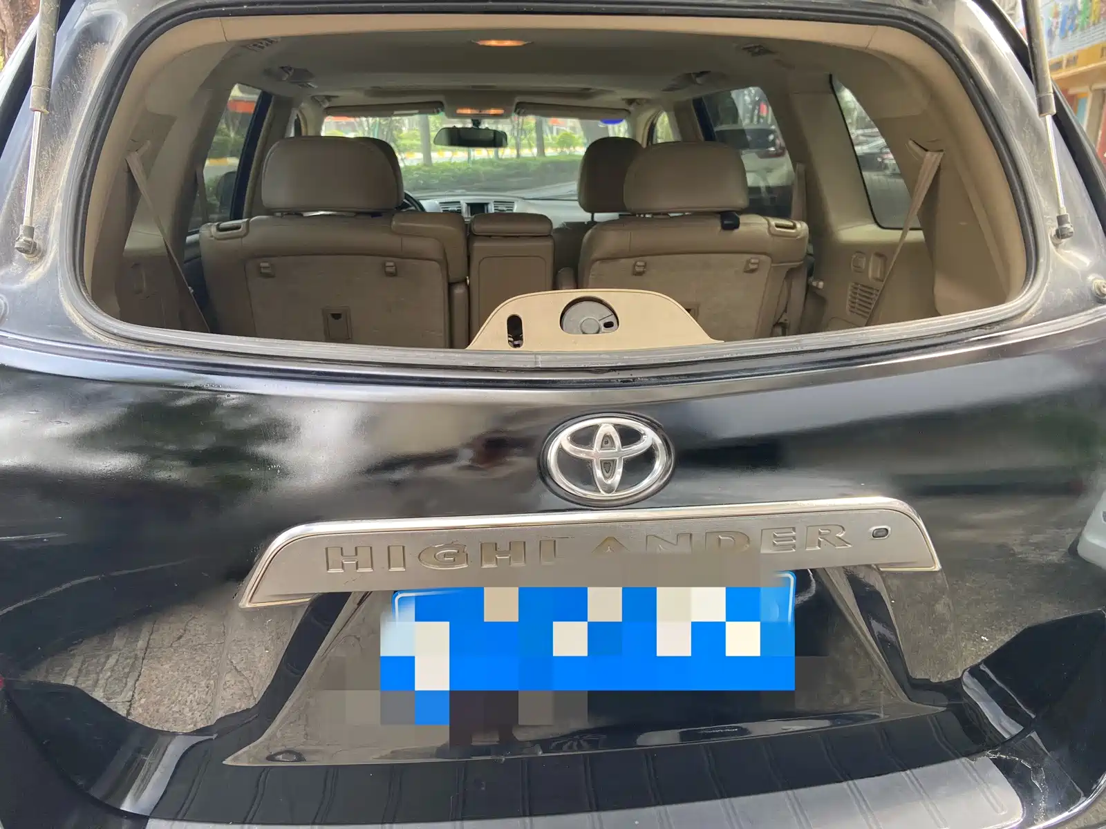Photo 10 - Toyota Highlander