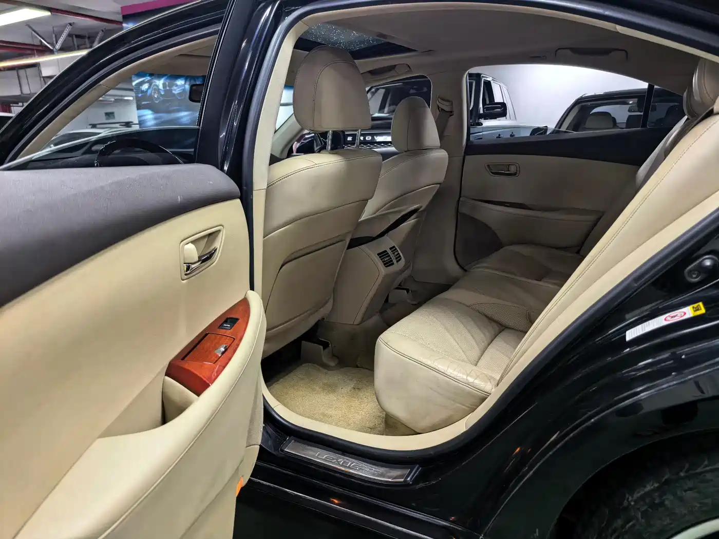 Фото 6 - Lexus ES