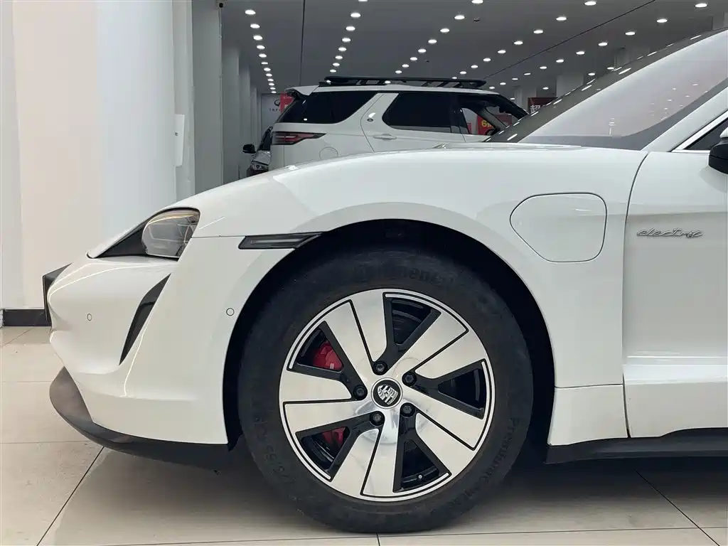 Porsche Taycan 2019 Taycan 4S фото 8