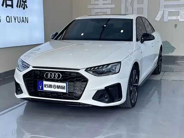 Audi A4L 40 TFSI, Стиль Драйв