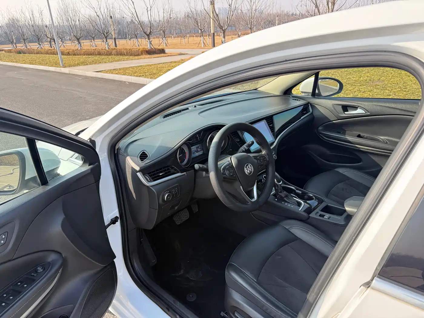 Buick Verano 2015 Sedan 20T Dual-clutch Elite фото 10