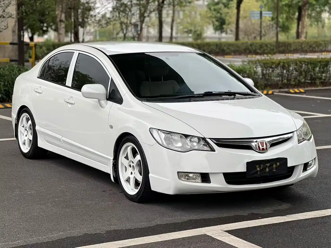 CIIMO CIIMO 2012 2012 1.8L Automatic