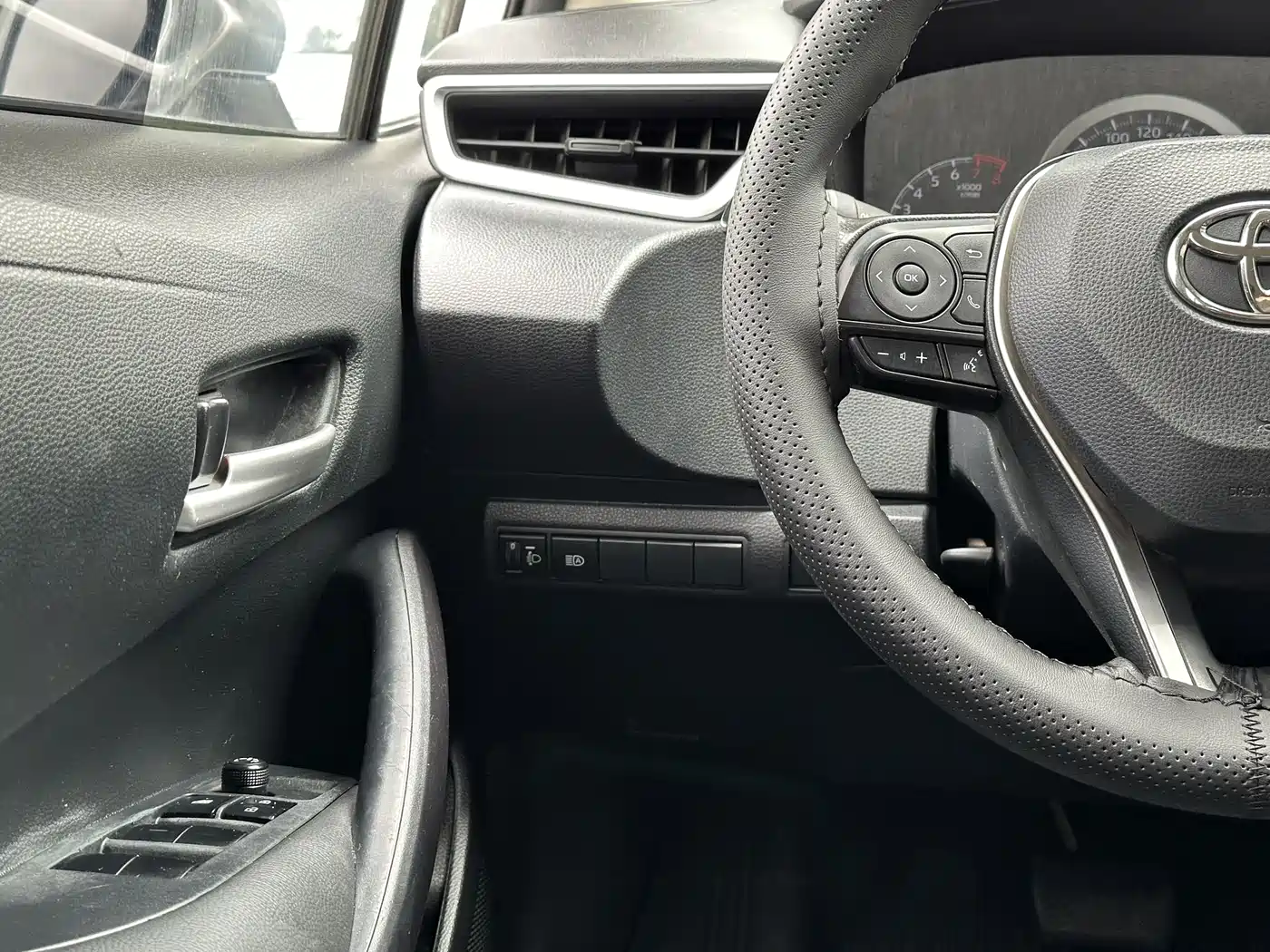 Toyota Corolla 2022 TNGA 1.5L CVT Pioneer Edition фото 9