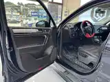 Фото 4 - Volkswagen Touareg