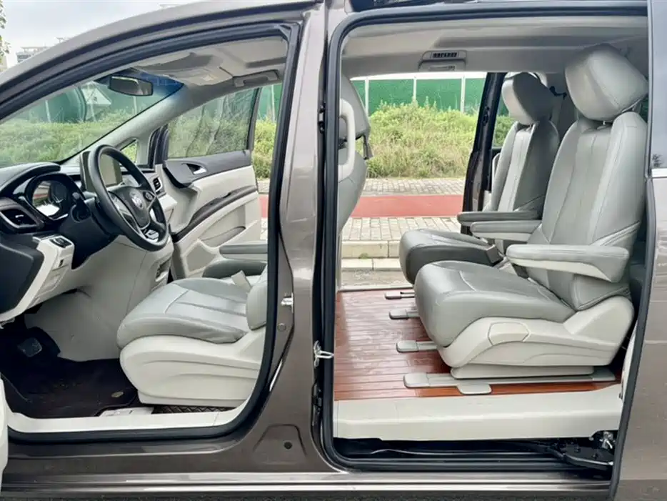 Buick GL8 2022 Land Business Class 652T Comfort фото 13