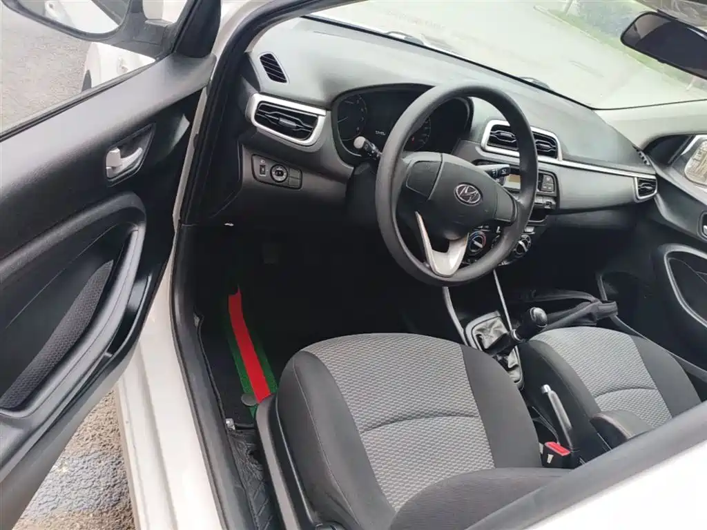 HYUNDAI RENA