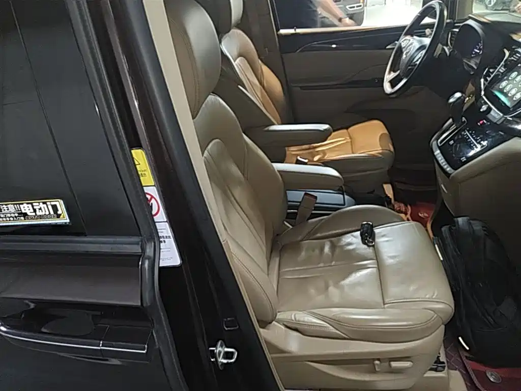 Buick GL8 2017 ES 28T Flagship China V фото 25