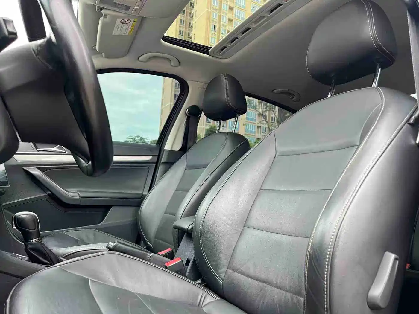 Volkswagen Lavida 2015 1.6L Automatic Comfort Edition фото 11
