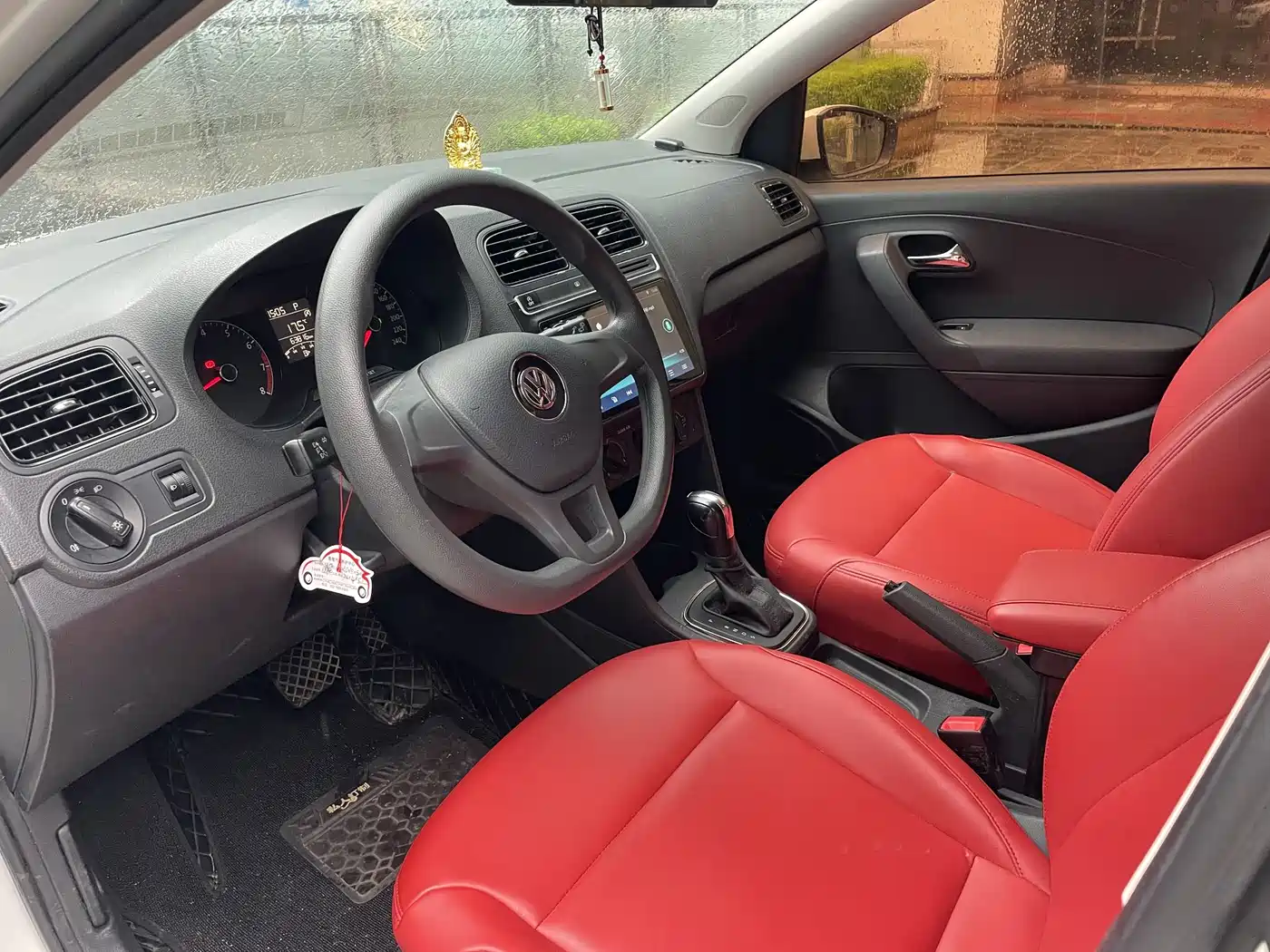 Volkswagen Polo 2018 1.5L Auto Safe Drive фото 10