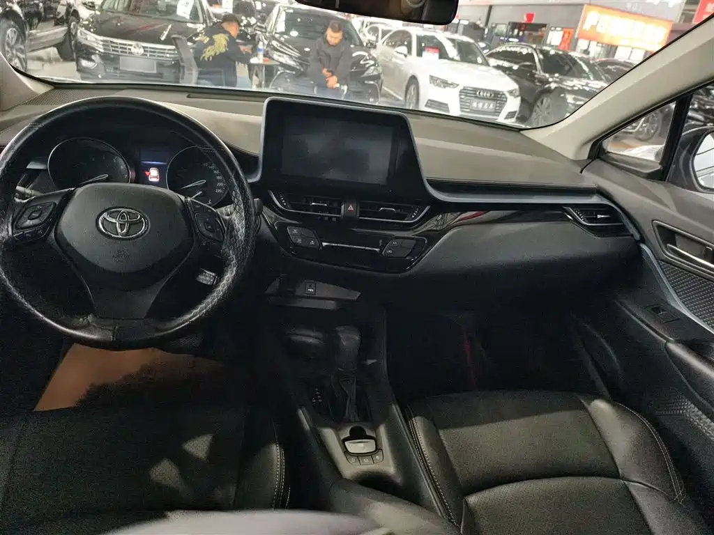 Toyota IZOA 2022 2.0L Yixing Edition фото 14