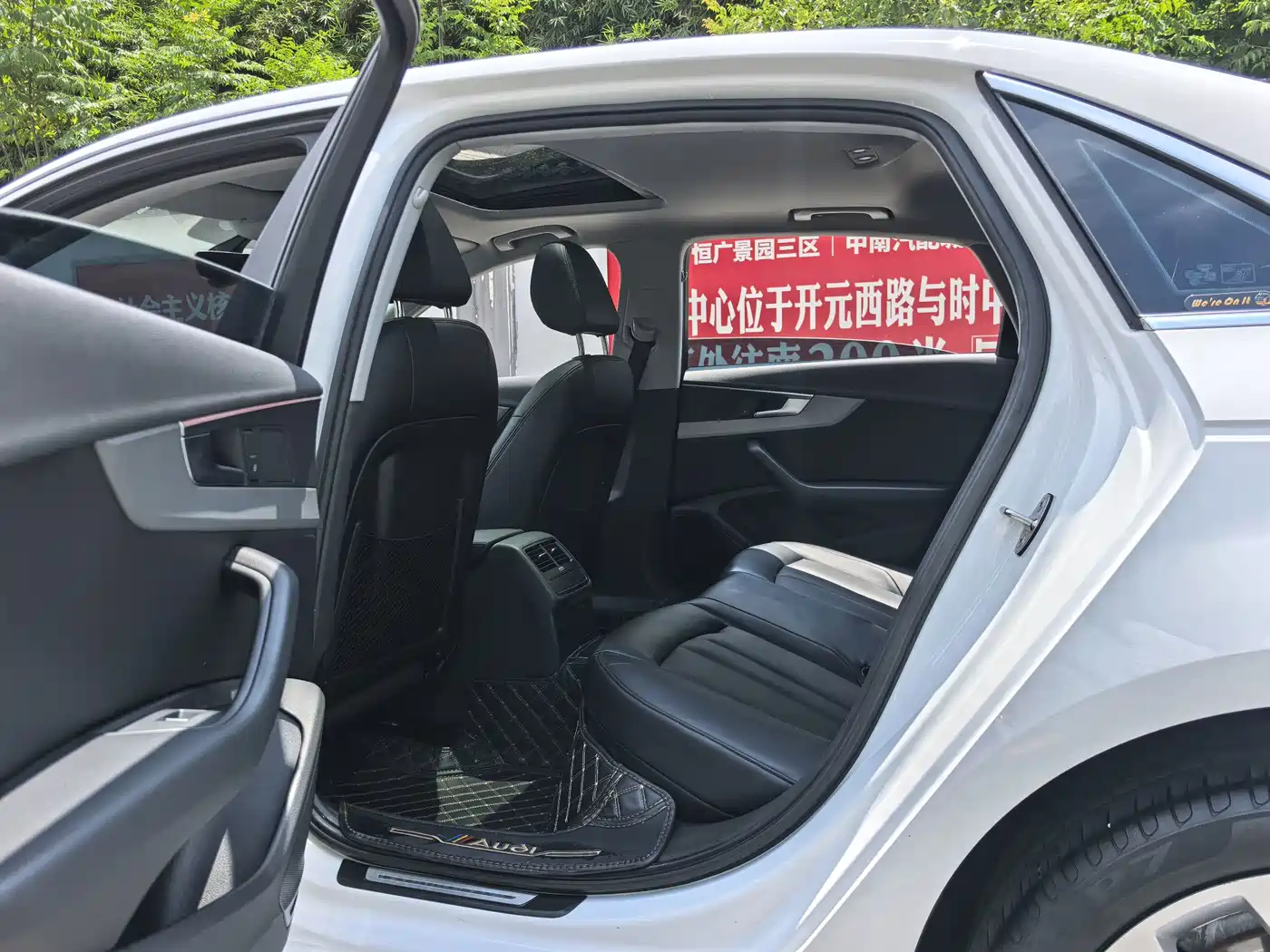 Photo 9 - Audi A4L