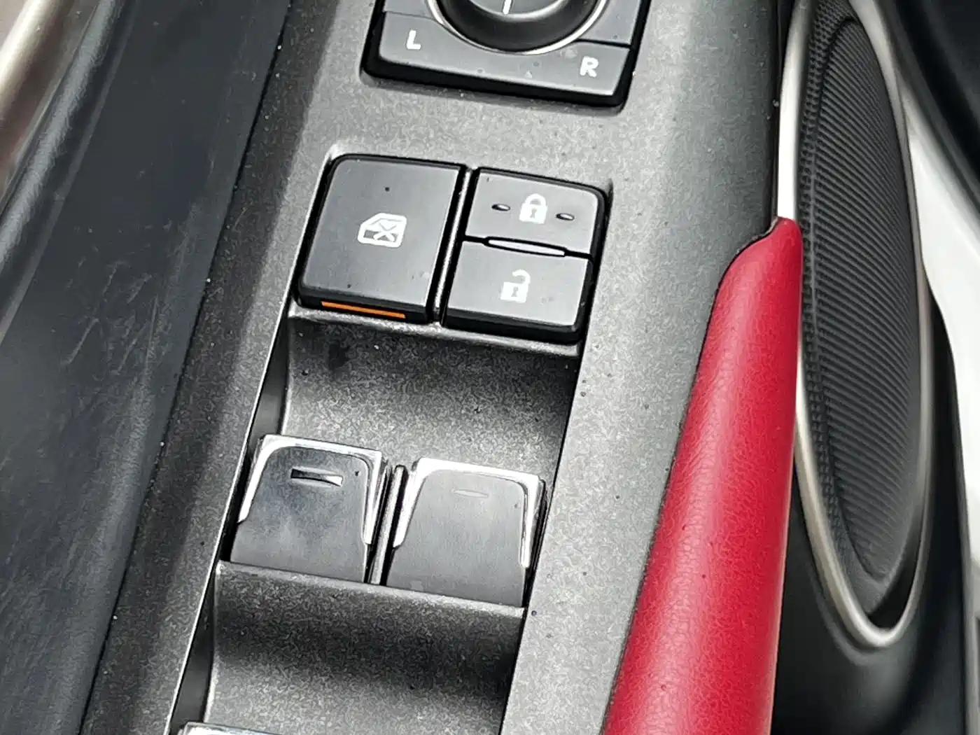 Lexus NX 2020 300h FWD F Sport China V фото 14