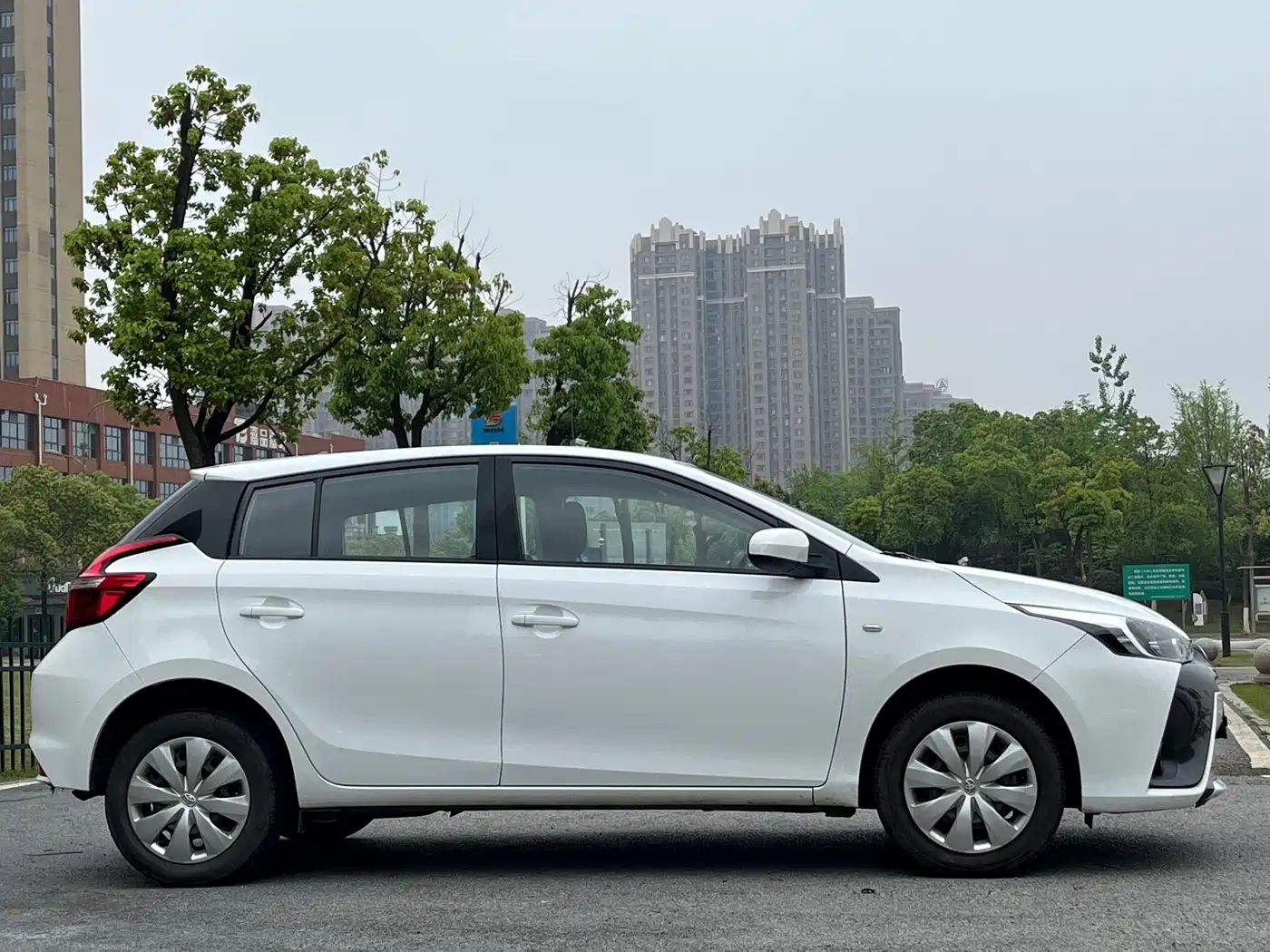 Toyota YARiS L Zhi Xuan 2021 1.5L CVT Leading Edition фото 5