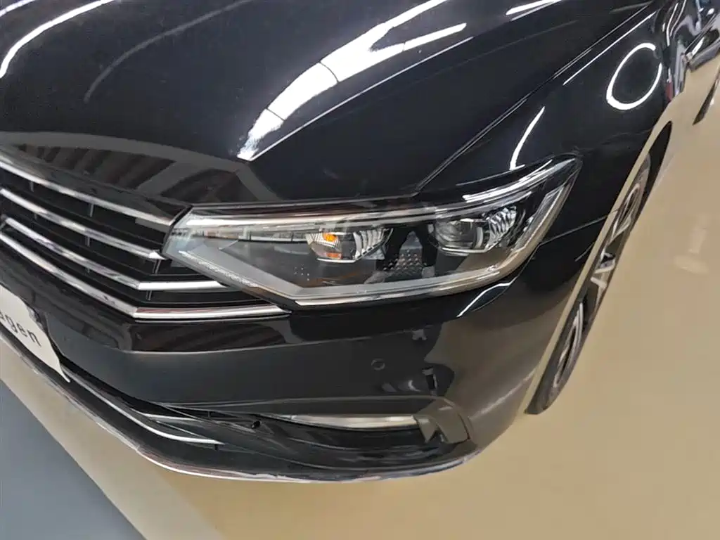 Volkswagen Magotan 2021 330TSI DSG 30th Anniversary Edition фото 24