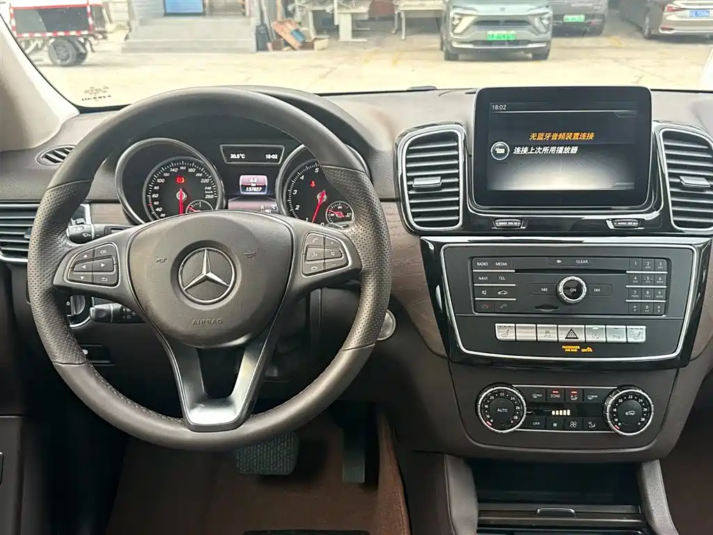 Mercedes-Benz GLE 2017 GLE 320 4MATIC Luxury фото 9