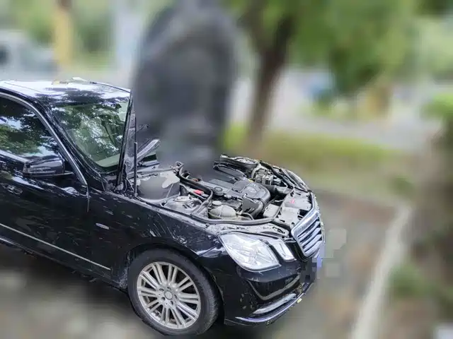 Mercedes-Benz E-Class 2012 E 200 L CGI Elegance — фото 3