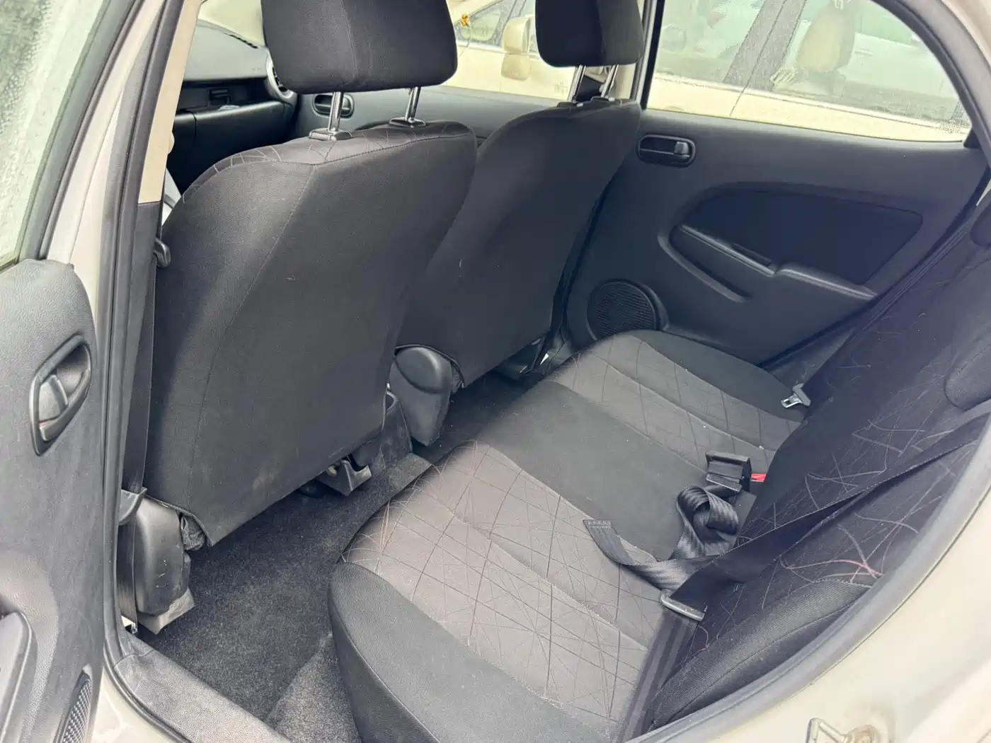 Mazda 2 2015 2012 Hatchback Dynamic 1.5L Automatic Value Edition