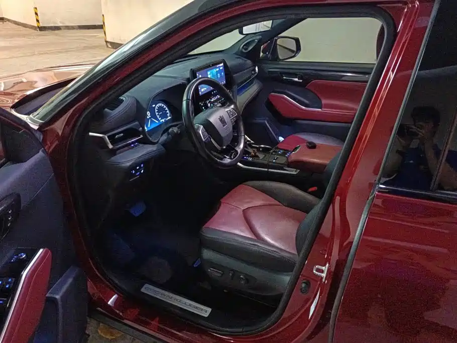Фото 9 - Toyota Crown Kluger