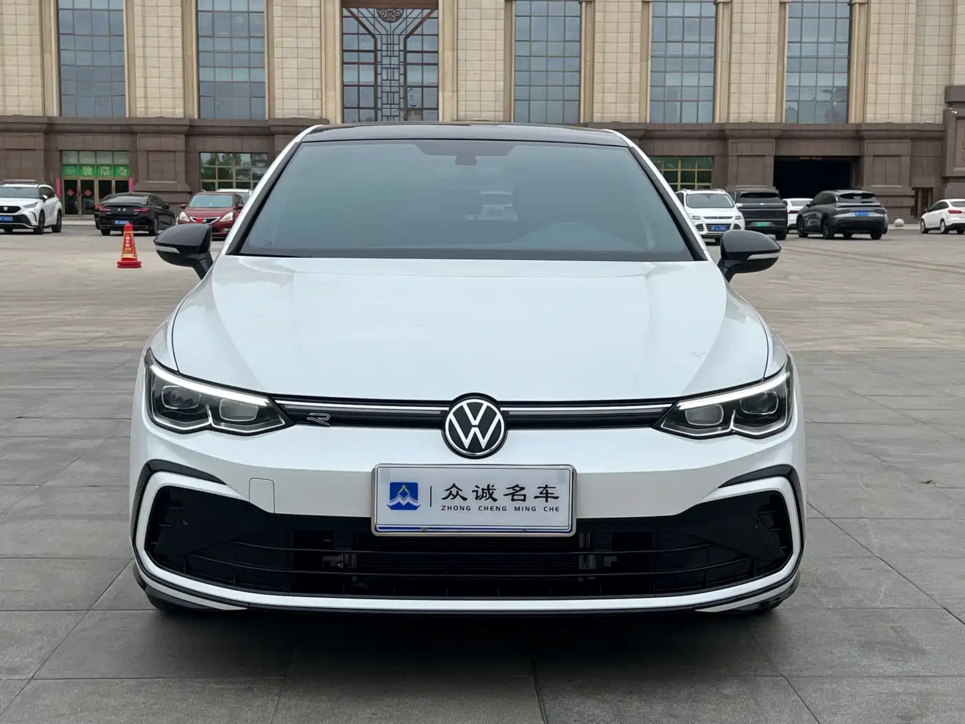 Volkswagen Golf 2021 280TSI DSG R-Line фото 2