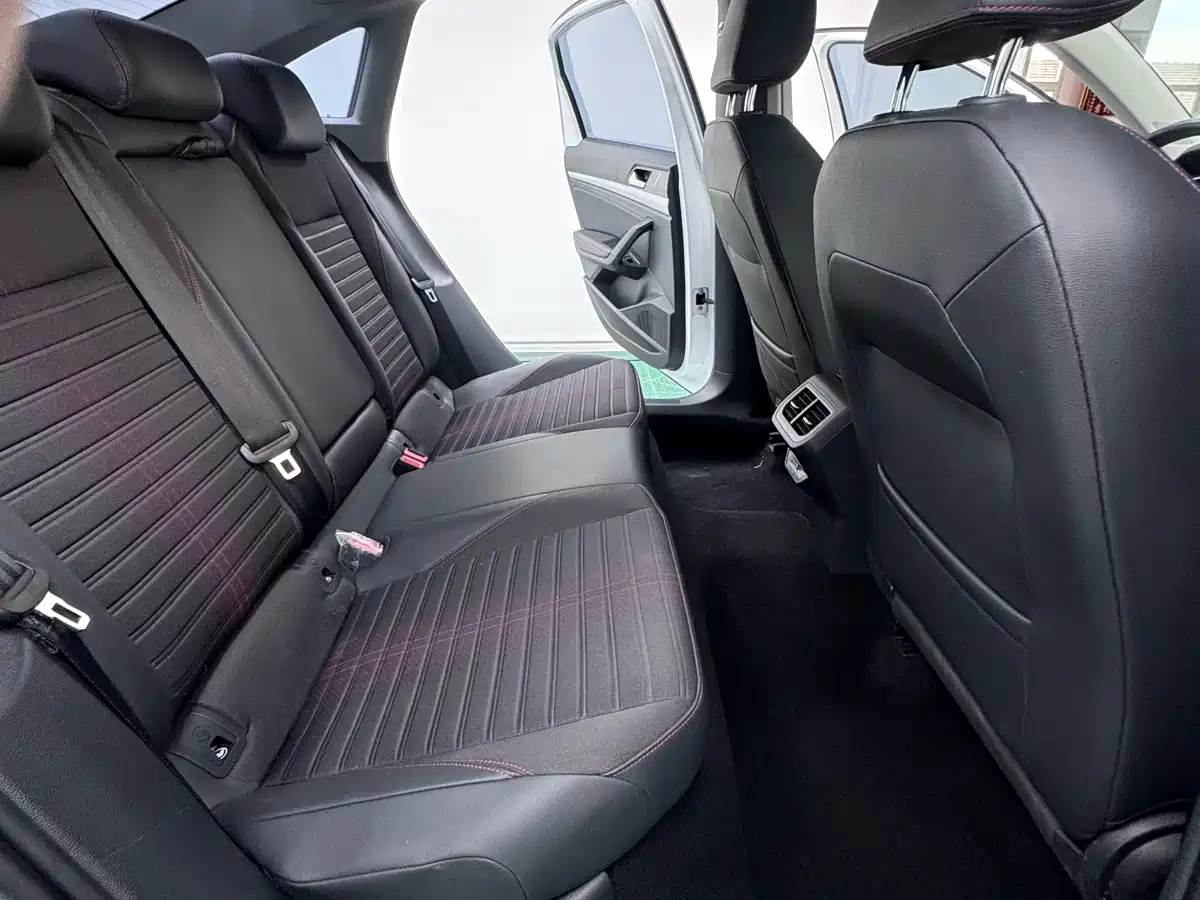 Volkswagen Lavida 2023 280TSI DSG Starlight Comfort Edition фото 10