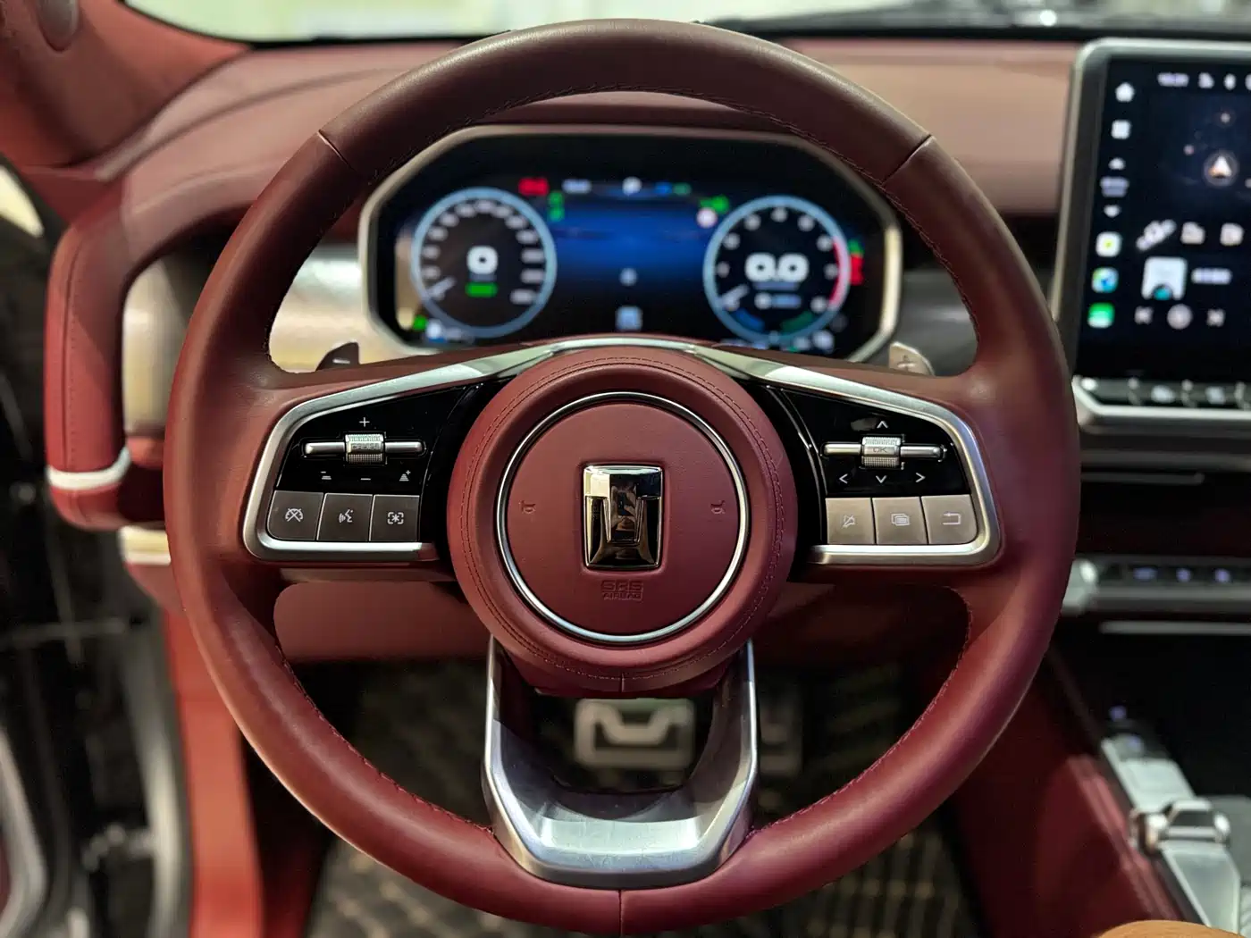 TANK TANK 700 NEW ENERGY