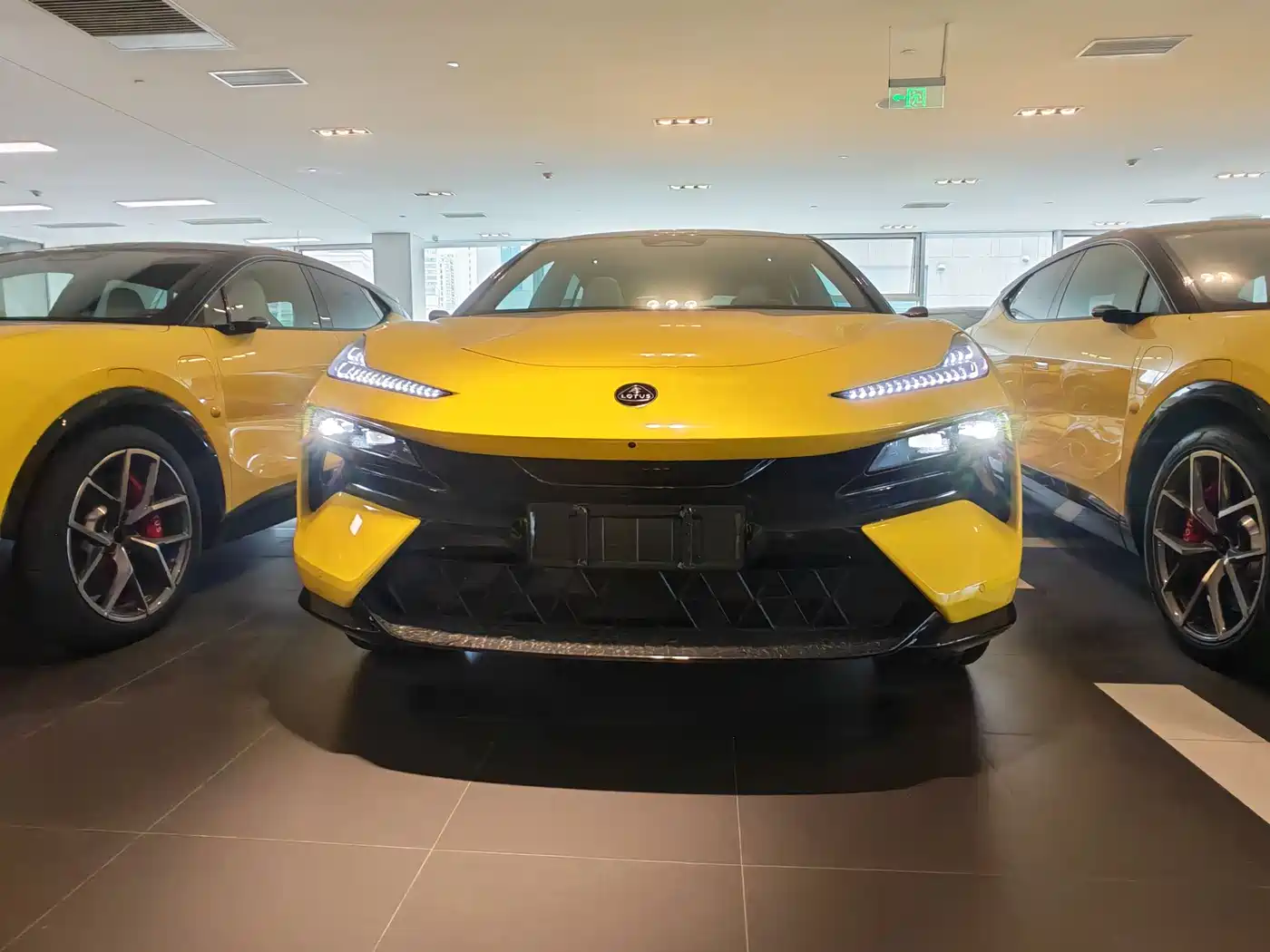 Lotus Cars ELETRE 2026 2025 600 Luxury