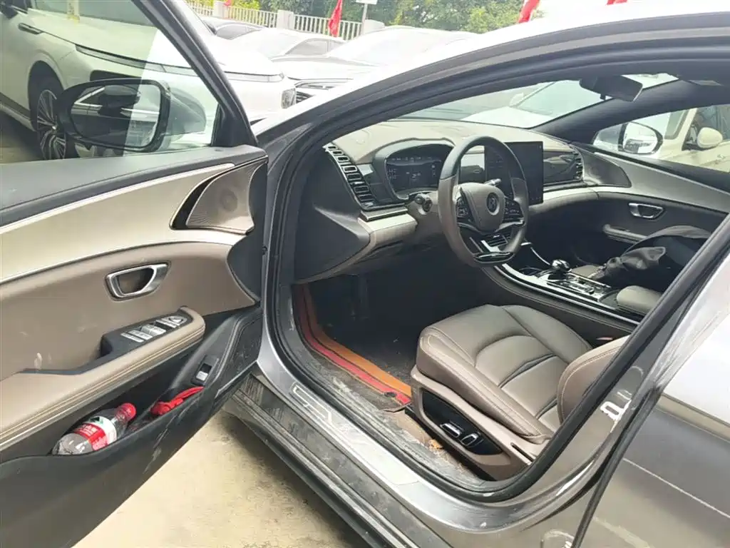 BYD Han 2025 DM-i 125KM Comfort фото 16