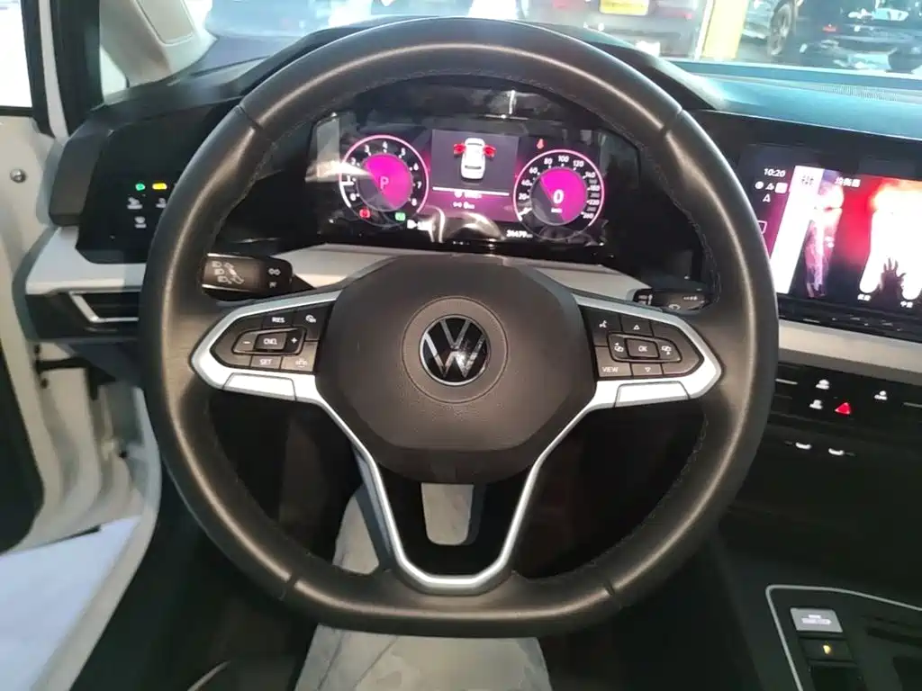 صورة 11 - Volkswagen Golf