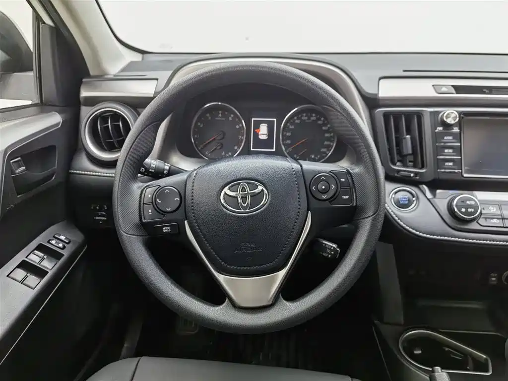 Toyota RAV4 Rongfang 2019 2.0L CVT 2WD Trend X Limited Edition China V фото 11