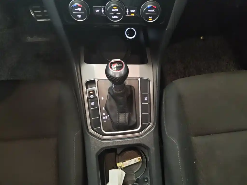 Volkswagen Golf Sportsvan 2016 1.6L Automatic Comfort фото 14