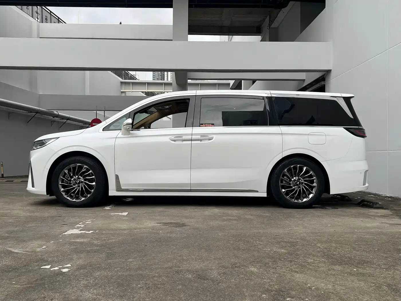Voyah Auto Voyah Dreamer 2022 Low-carbon Dream+Smart Package фото 14
