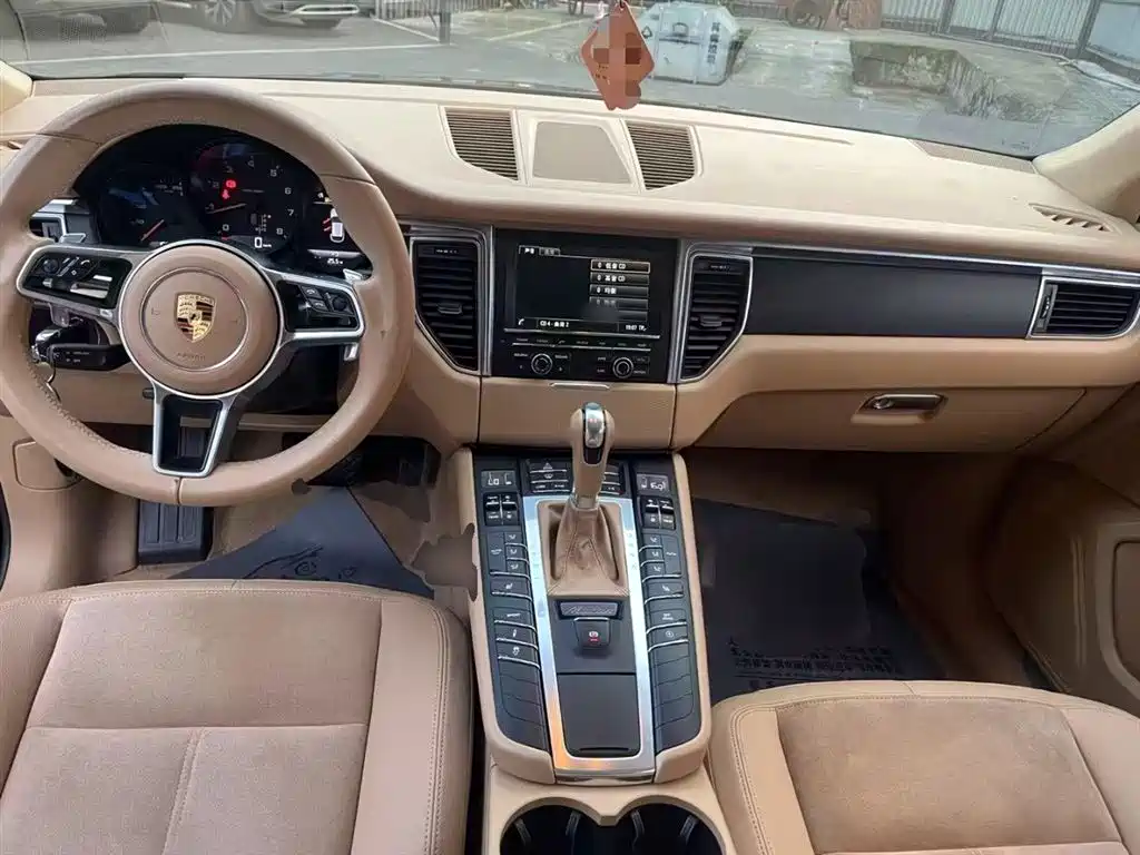 Porsche Macan 2016 Macan 2.0T фото 10