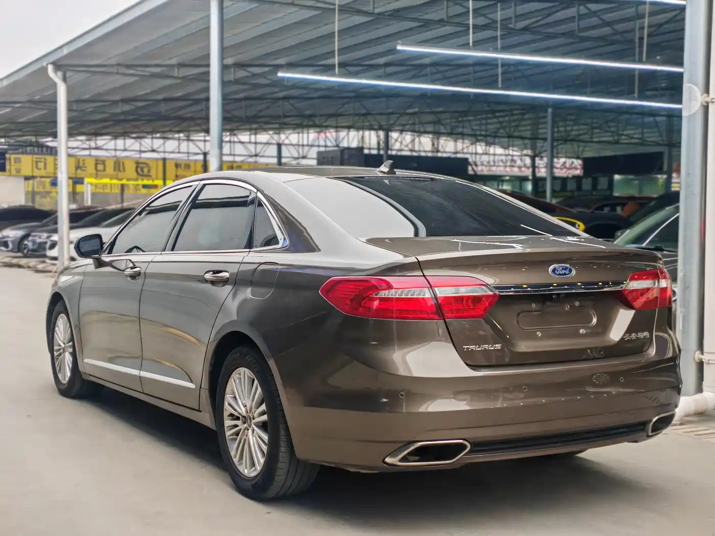FORD TAURUS