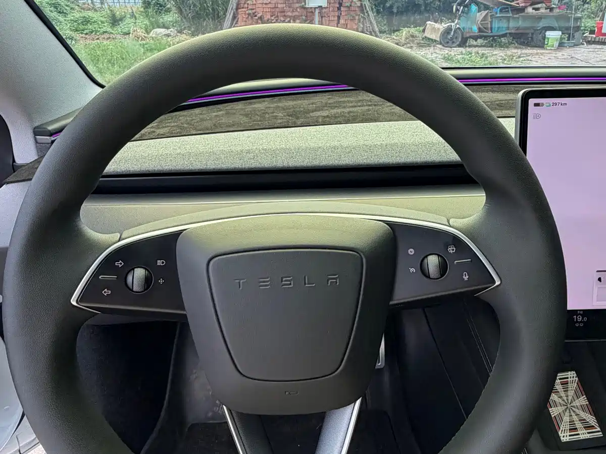 Photo 12 - Tesla Model 3